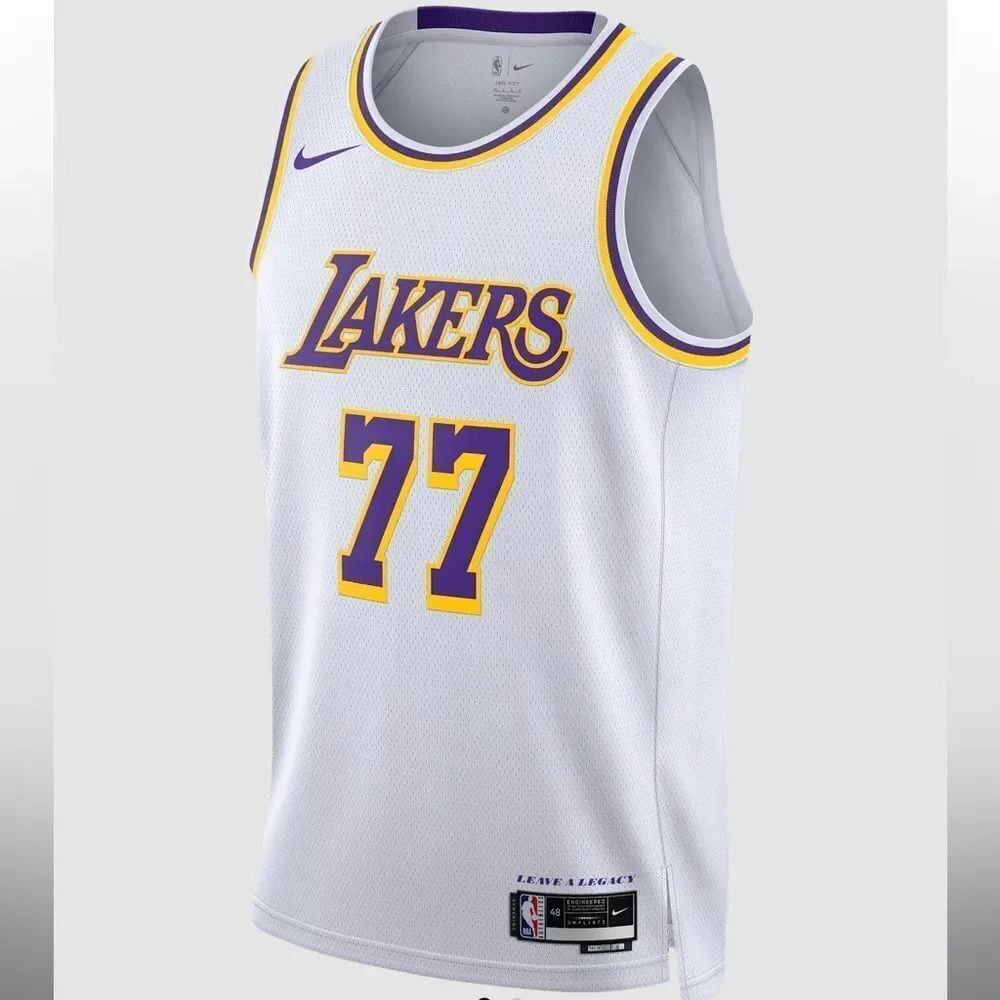 Los Angeles Lakers Association Edition
Men's Nike Dri-FIT NBA Swingman Jersey